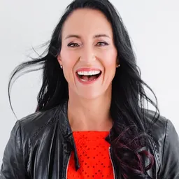 Emma Barry Headshot